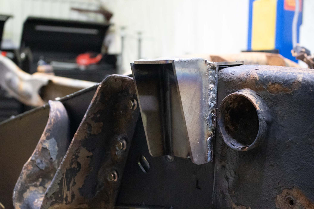 Center Bed Mount For 2001-2010 GM Pickups Rust Buster - TRUCKED UP - Truck Superstore